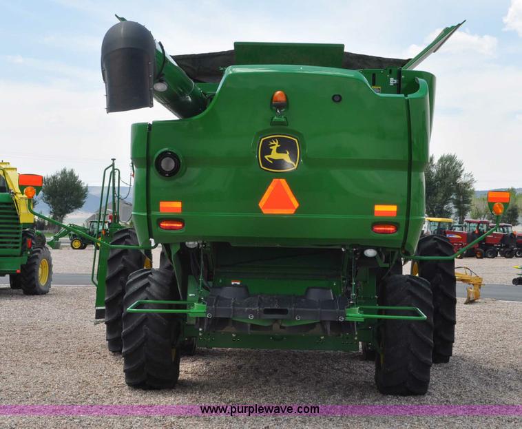 image for item G6484 2012 John Deere S670 combine