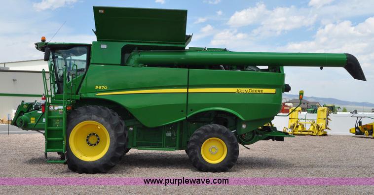 image for item G6484 2012 John Deere S670 combine