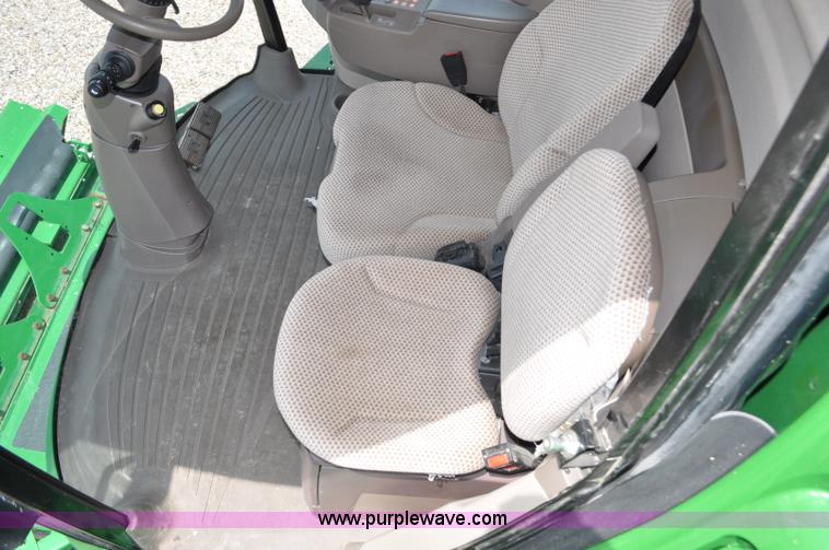 image for item G6484 2012 John Deere S670 combine