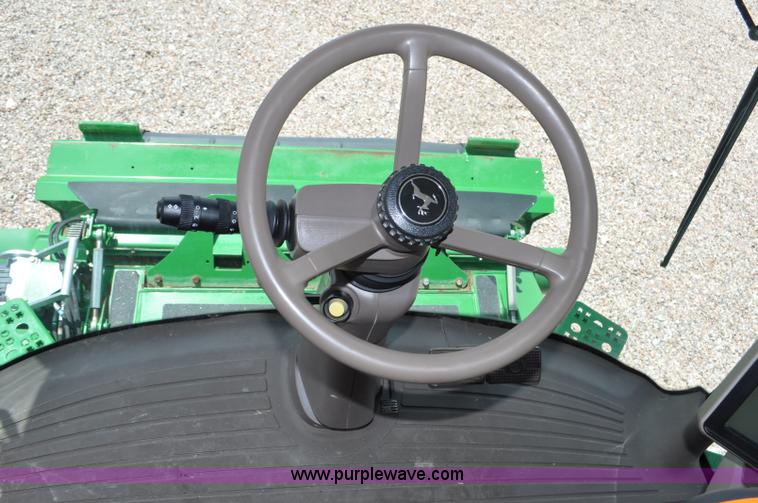 image for item G6484 2012 John Deere S670 combine