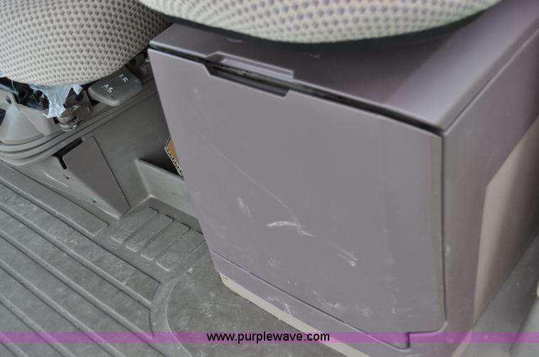 image for item G6484 2012 John Deere S670 combine