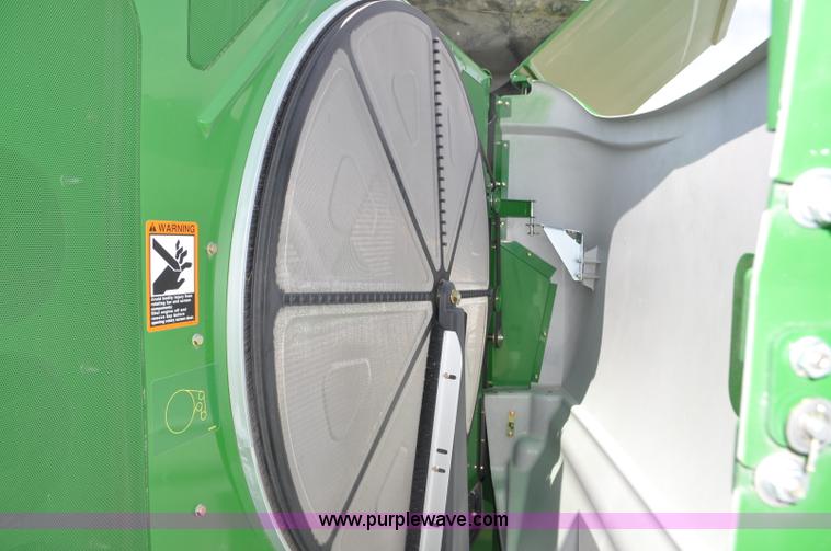 image for item G6484 2012 John Deere S670 combine