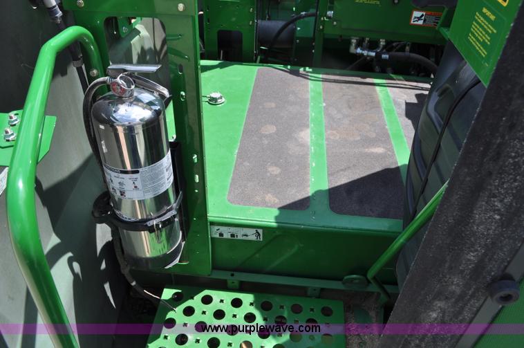 image for item G6484 2012 John Deere S670 combine