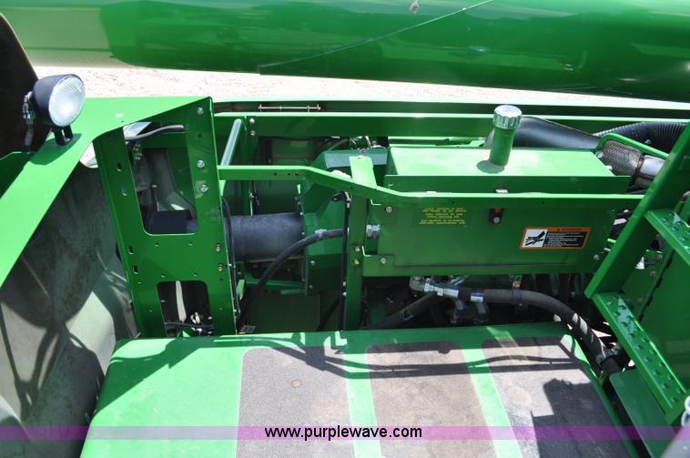 image for item G6484 2012 John Deere S670 combine
