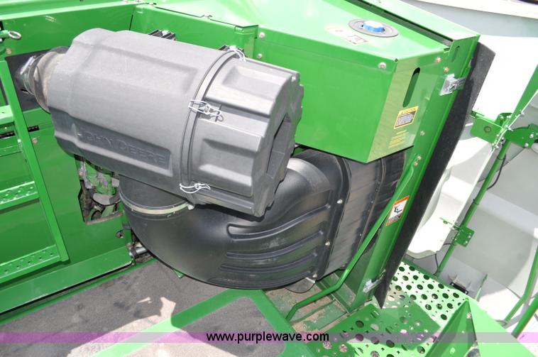 image for item G6484 2012 John Deere S670 combine