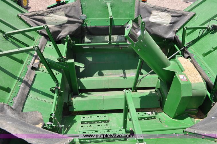 image for item G6484 2012 John Deere S670 combine