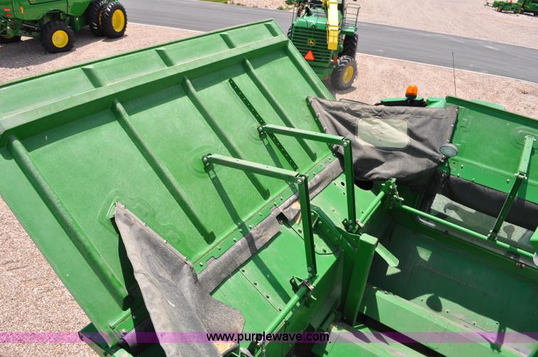 image for item G6484 2012 John Deere S670 combine