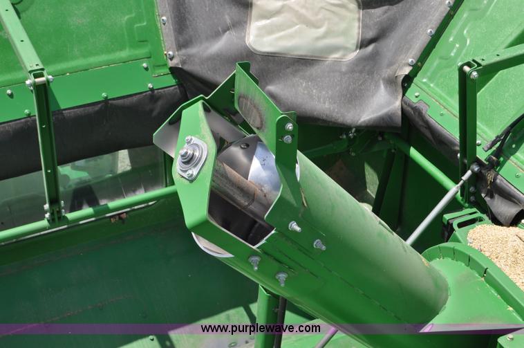 image for item G6484 2012 John Deere S670 combine