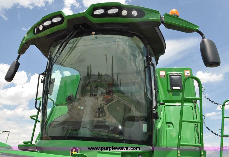image for item G6484 2012 John Deere S670 combine