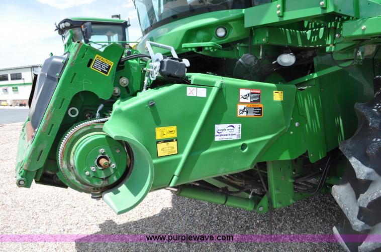 image for item G6484 2012 John Deere S670 combine