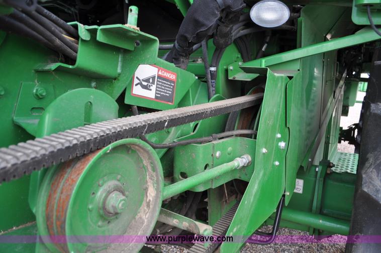 image for item G6484 2012 John Deere S670 combine