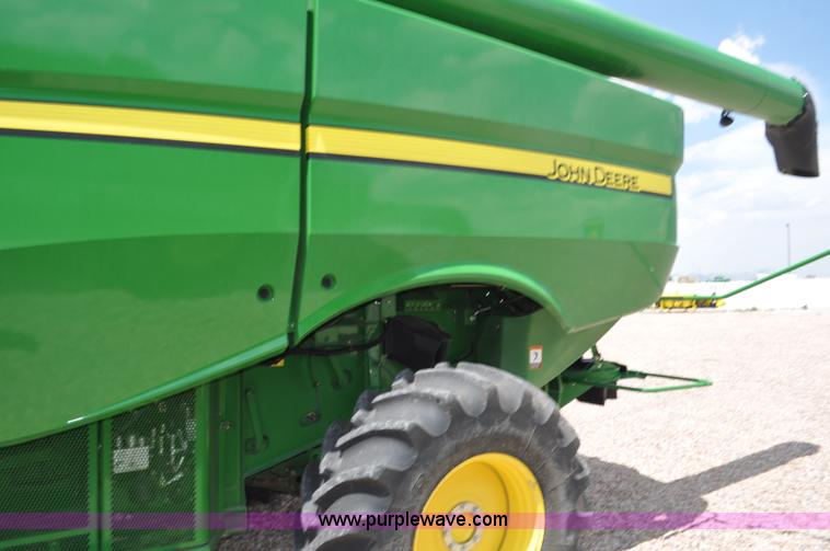 image for item G6484 2012 John Deere S670 combine