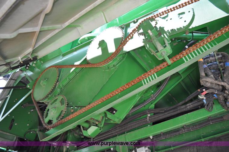image for item G6484 2012 John Deere S670 combine