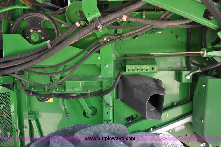 image for item G6484 2012 John Deere S670 combine
