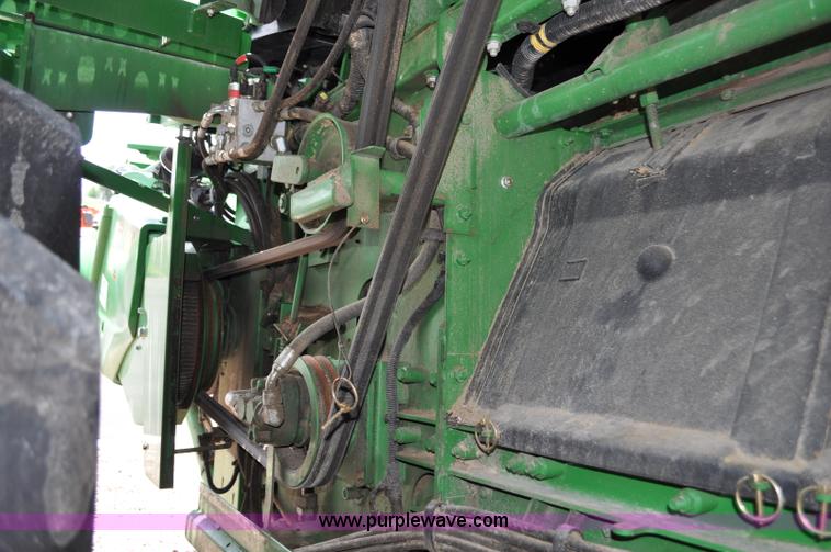 image for item G6484 2012 John Deere S670 combine