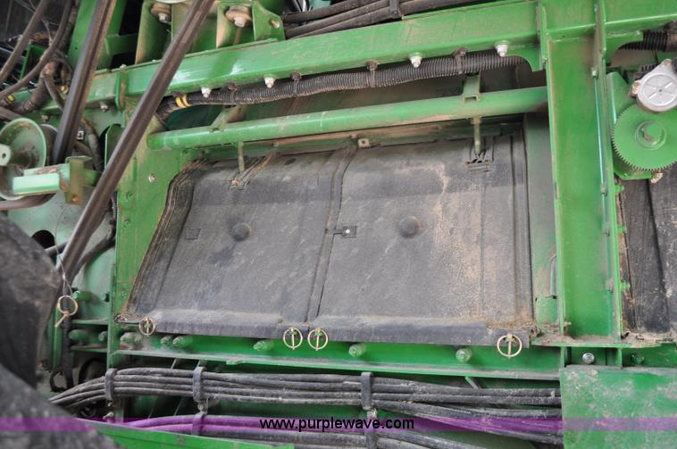 image for item G6484 2012 John Deere S670 combine