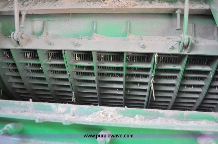 image for item G6484 2012 John Deere S670 combine