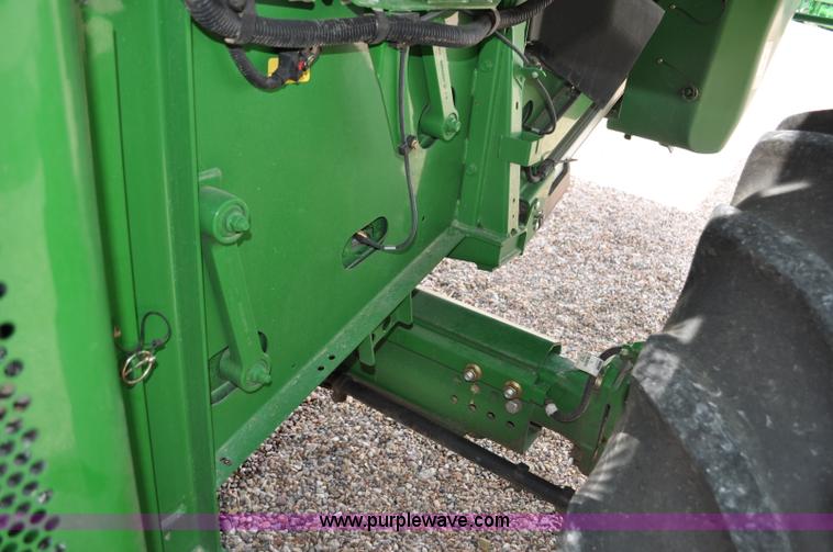 image for item G6484 2012 John Deere S670 combine