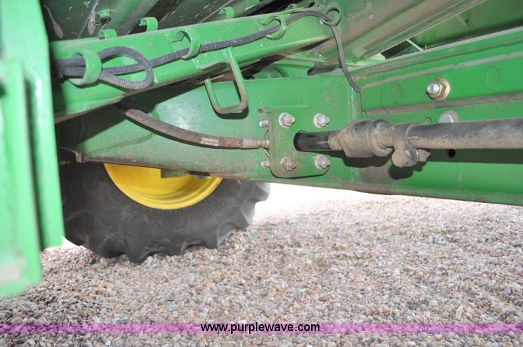 image for item G6484 2012 John Deere S670 combine