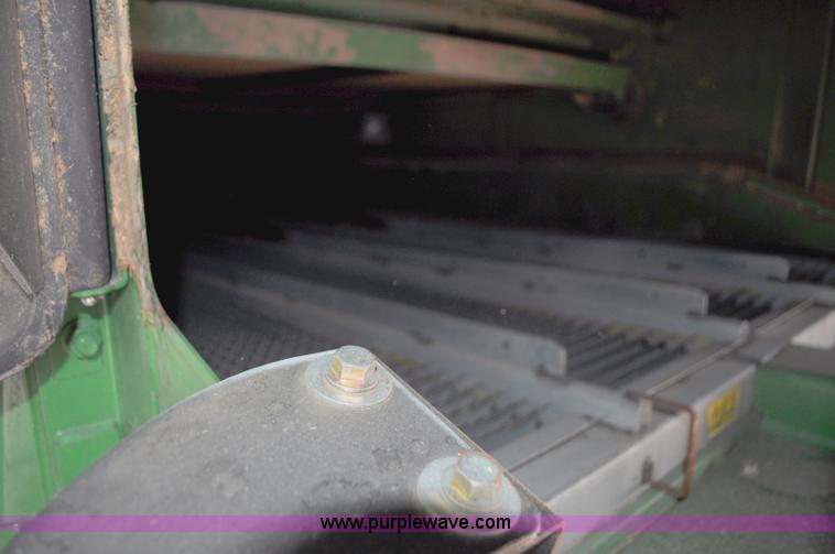 image for item G6484 2012 John Deere S670 combine