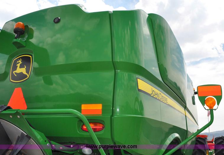 image for item G6484 2012 John Deere S670 combine