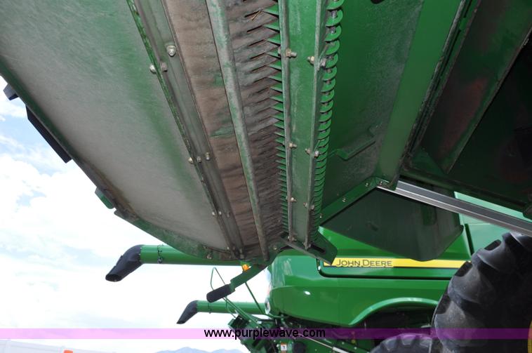 image for item G6484 2012 John Deere S670 combine