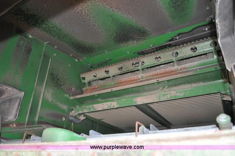 image for item G6484 2012 John Deere S670 combine