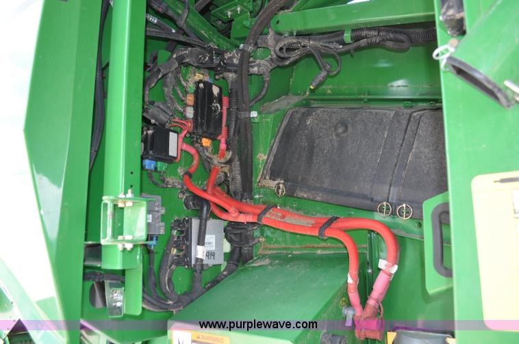 image for item G6484 2012 John Deere S670 combine