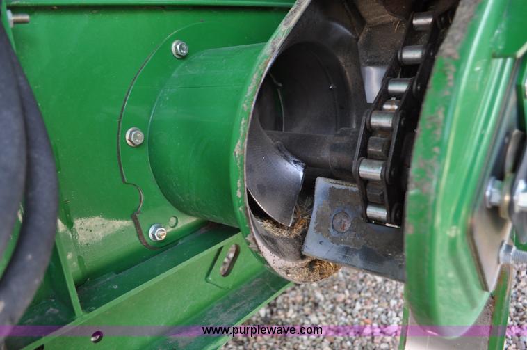 image for item G6484 2012 John Deere S670 combine