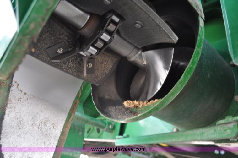 image for item G6484 2012 John Deere S670 combine