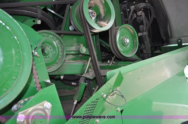 image for item G6484 2012 John Deere S670 combine