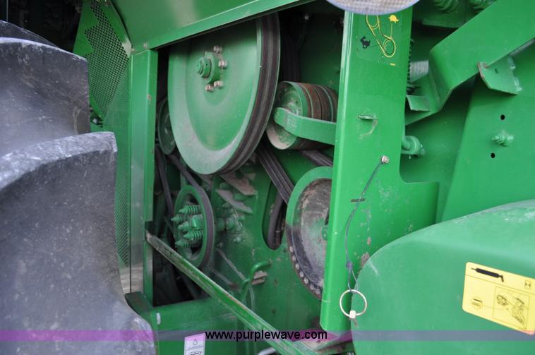 image for item G6484 2012 John Deere S670 combine