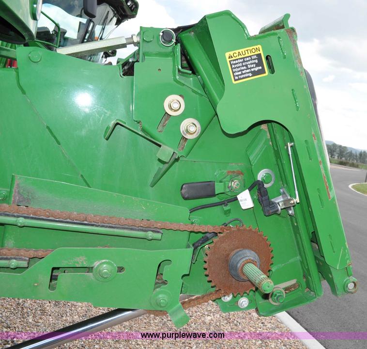 image for item G6484 2012 John Deere S670 combine