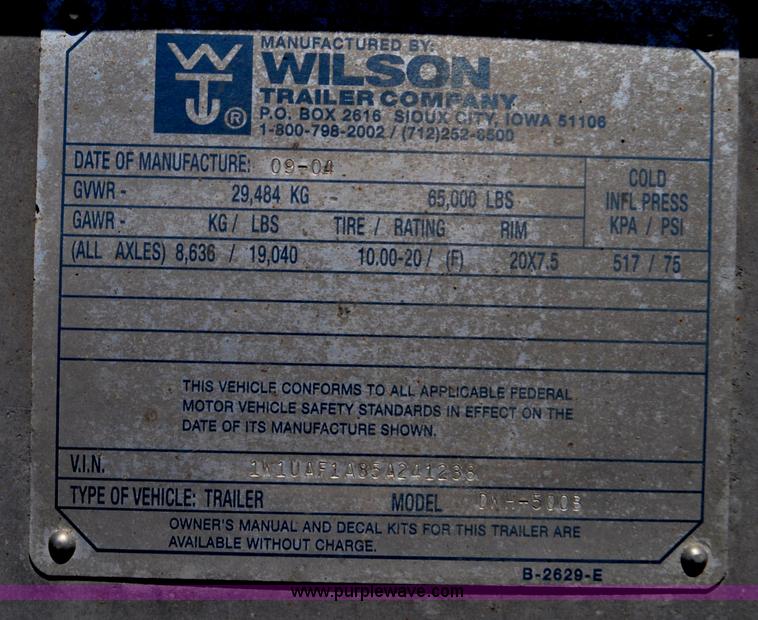 image for item G6486 2005 Wilson DWH550 Pace Setter double hopper grain trailer