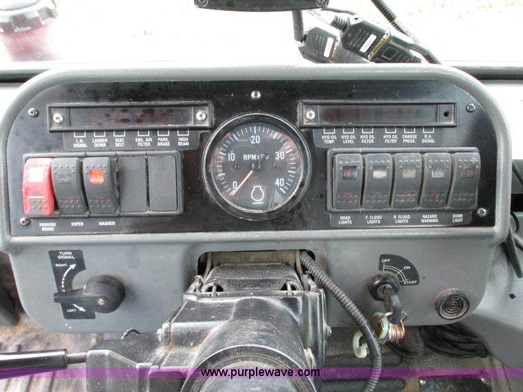 image for item G9115 1999 Case IH SPX3185 Patriot self-propelled sprayer