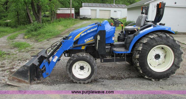 image for item G9128 2009 New Holland Boomer 3040 MFWD tractor