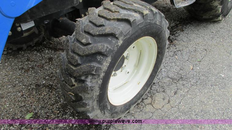 image for item G9128 2009 New Holland Boomer 3040 MFWD tractor