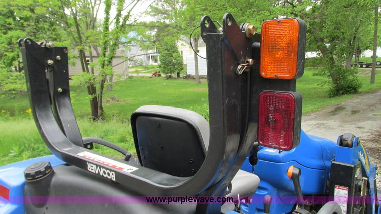 image for item G9128 2009 New Holland Boomer 3040 MFWD tractor