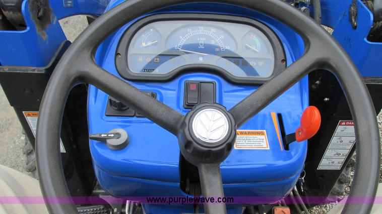 image for item G9128 2009 New Holland Boomer 3040 MFWD tractor