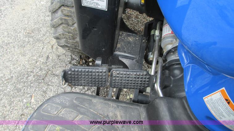 image for item G9128 2009 New Holland Boomer 3040 MFWD tractor