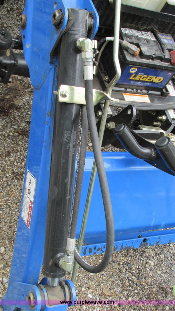 image for item G9128 2009 New Holland Boomer 3040 MFWD tractor