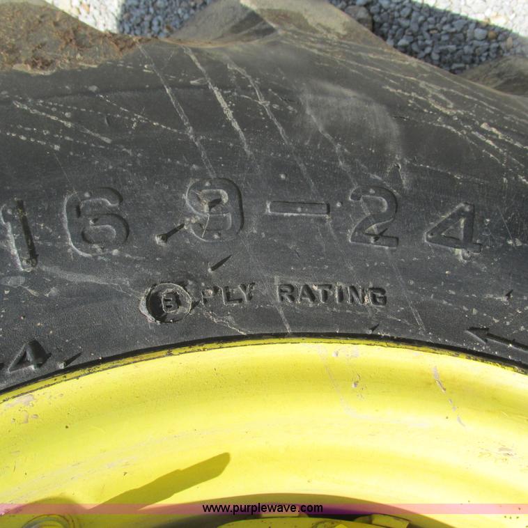 image for item G9300 2004 John Deere 5420 tractor