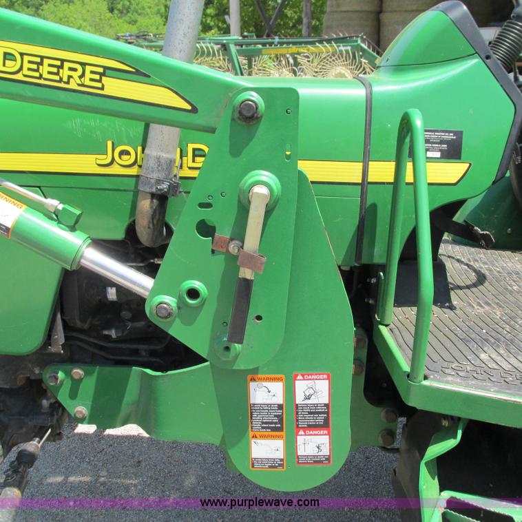 image for item G9300 2004 John Deere 5420 tractor