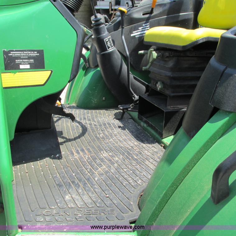 image for item G9300 2004 John Deere 5420 tractor