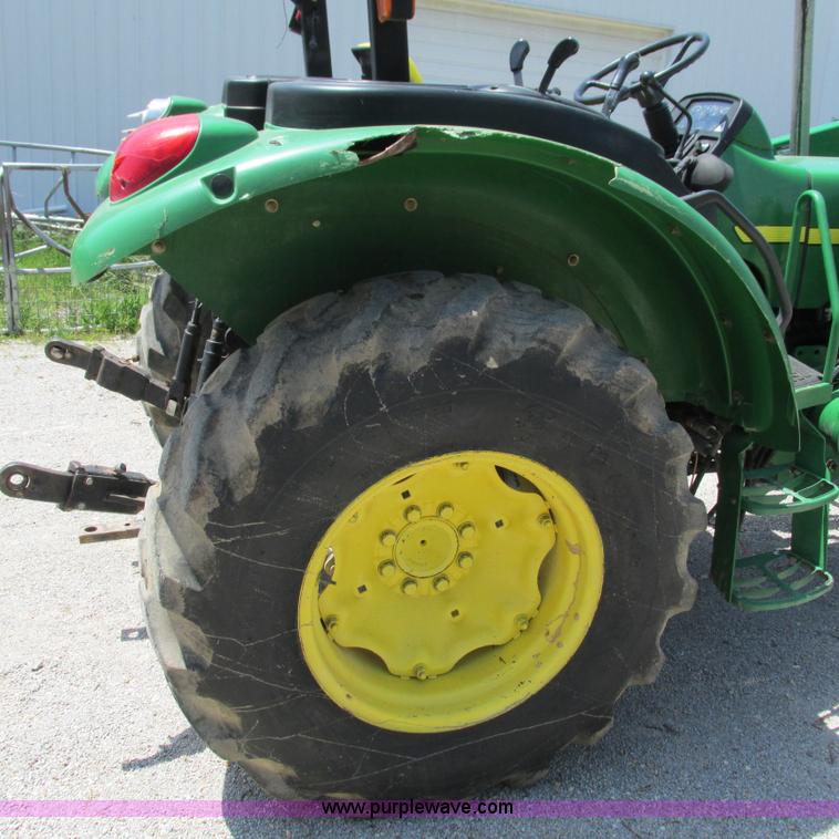 image for item G9300 2004 John Deere 5420 tractor