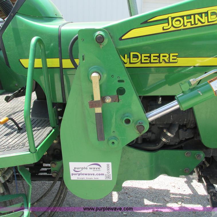 image for item G9300 2004 John Deere 5420 tractor