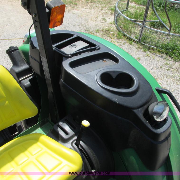 image for item G9300 2004 John Deere 5420 tractor