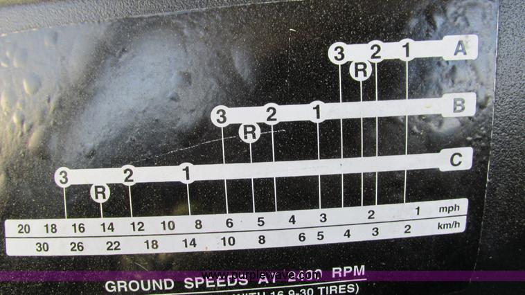 image for item G9300 2004 John Deere 5420 tractor