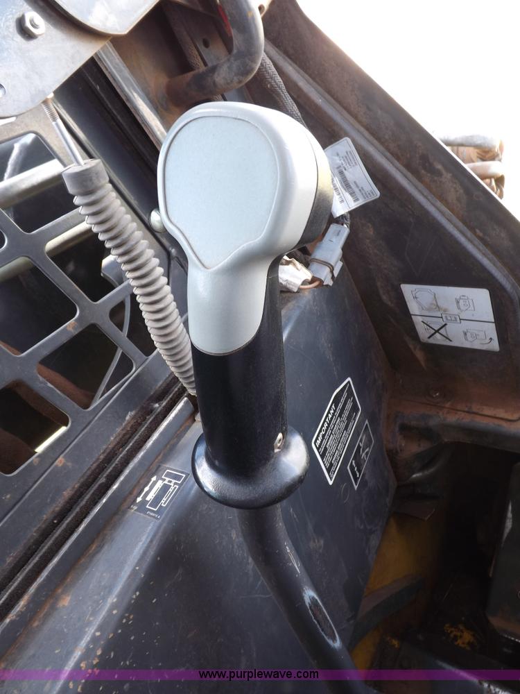 image for item H1856 2006 New Holland C190 track skid steer