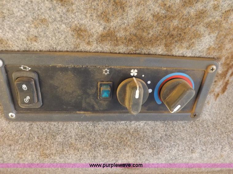 image for item H1856 2006 New Holland C190 track skid steer